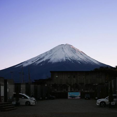Mt Fuji Glamping Tourist Villa Kawaguchiko Фудзі-Каваґутіко Екстер'єр фото